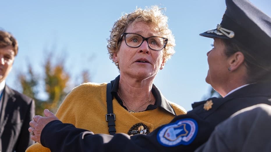 Veterans flood Democrat’s office with supportive calls as backlash grows over ‘illegal orders’ video